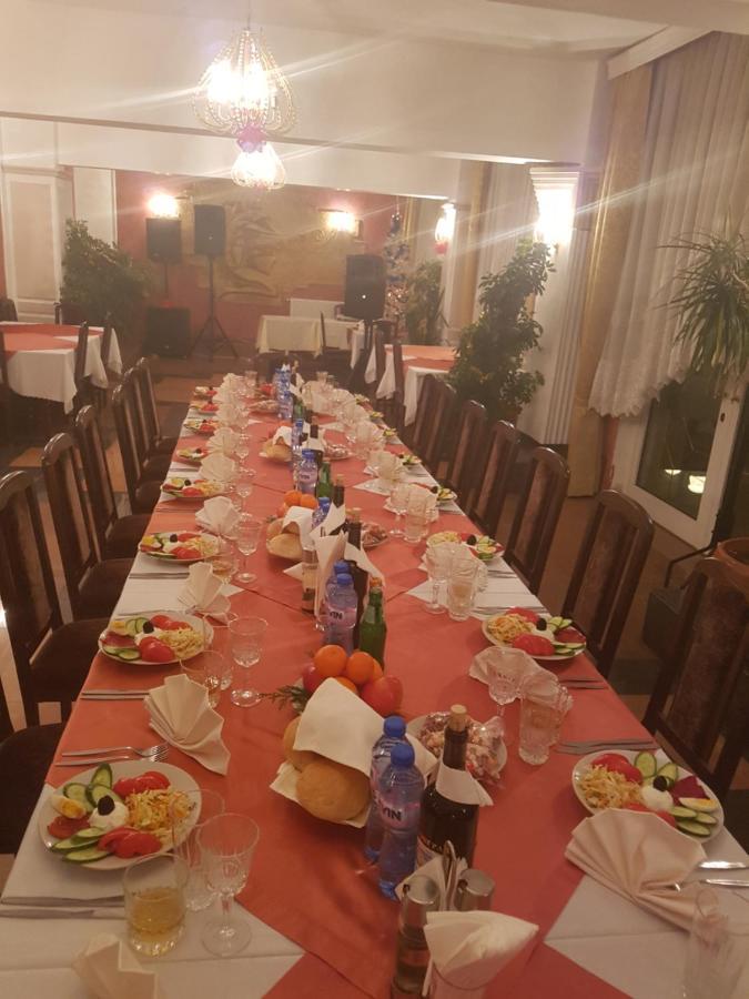 Paradise Hotel Madzharovo 외부 사진