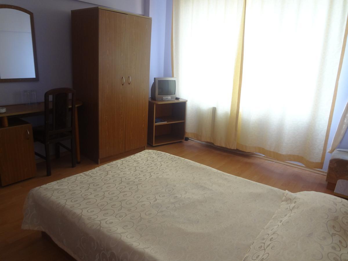 Paradise Hotel Madzharovo 외부 사진