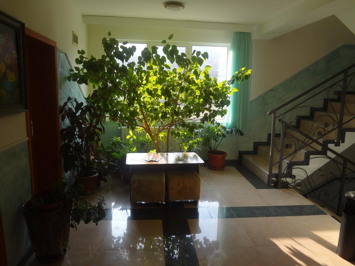 Paradise Hotel Madzharovo 외부 사진