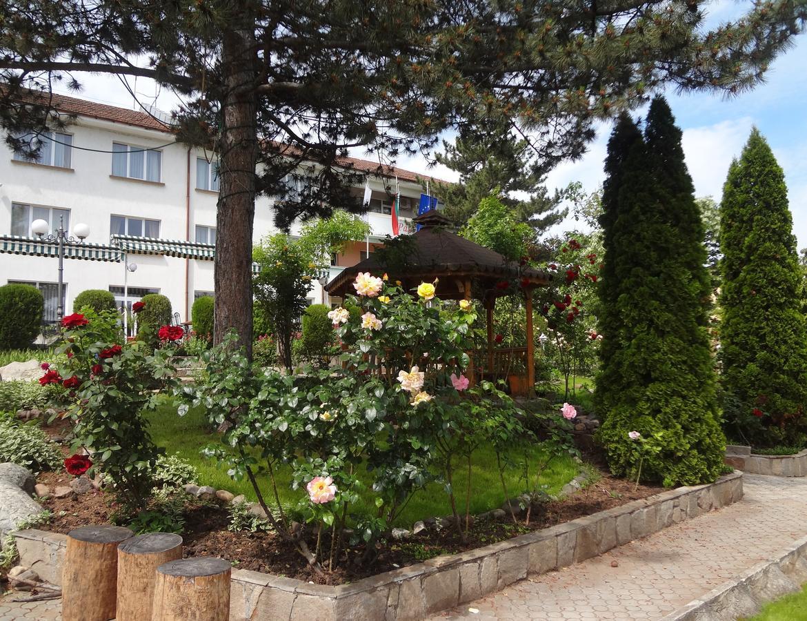Paradise Hotel Madzharovo 외부 사진