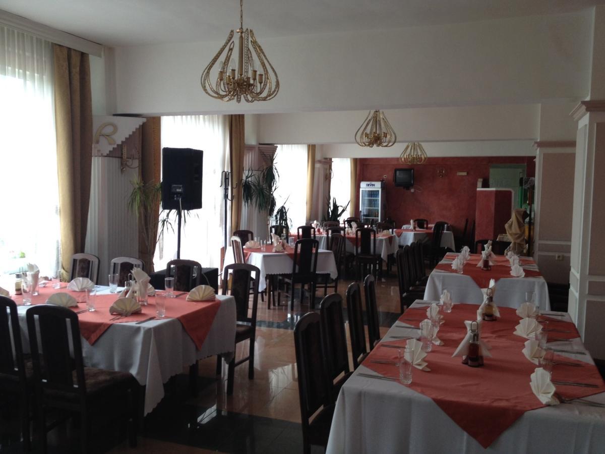 Paradise Hotel Madzharovo 외부 사진