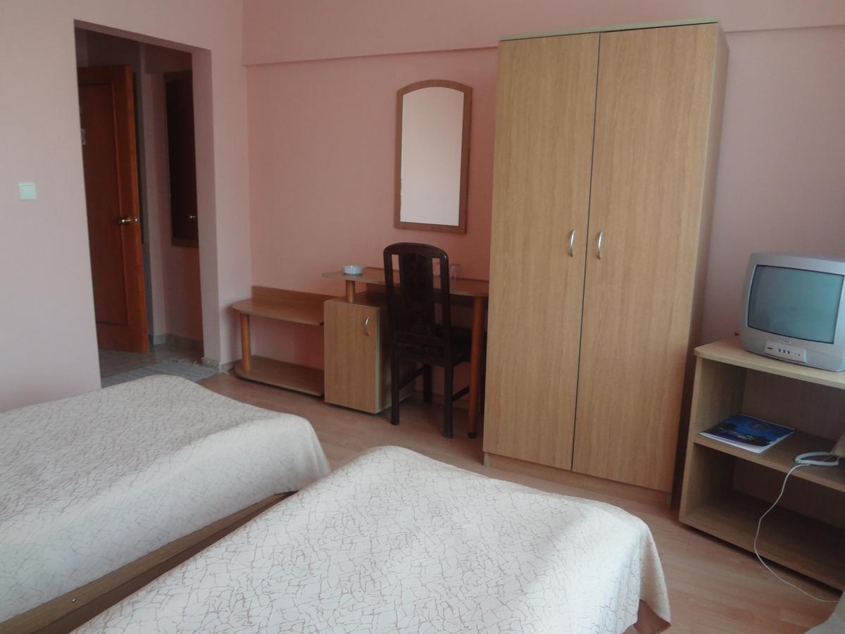 Paradise Hotel Madzharovo 외부 사진