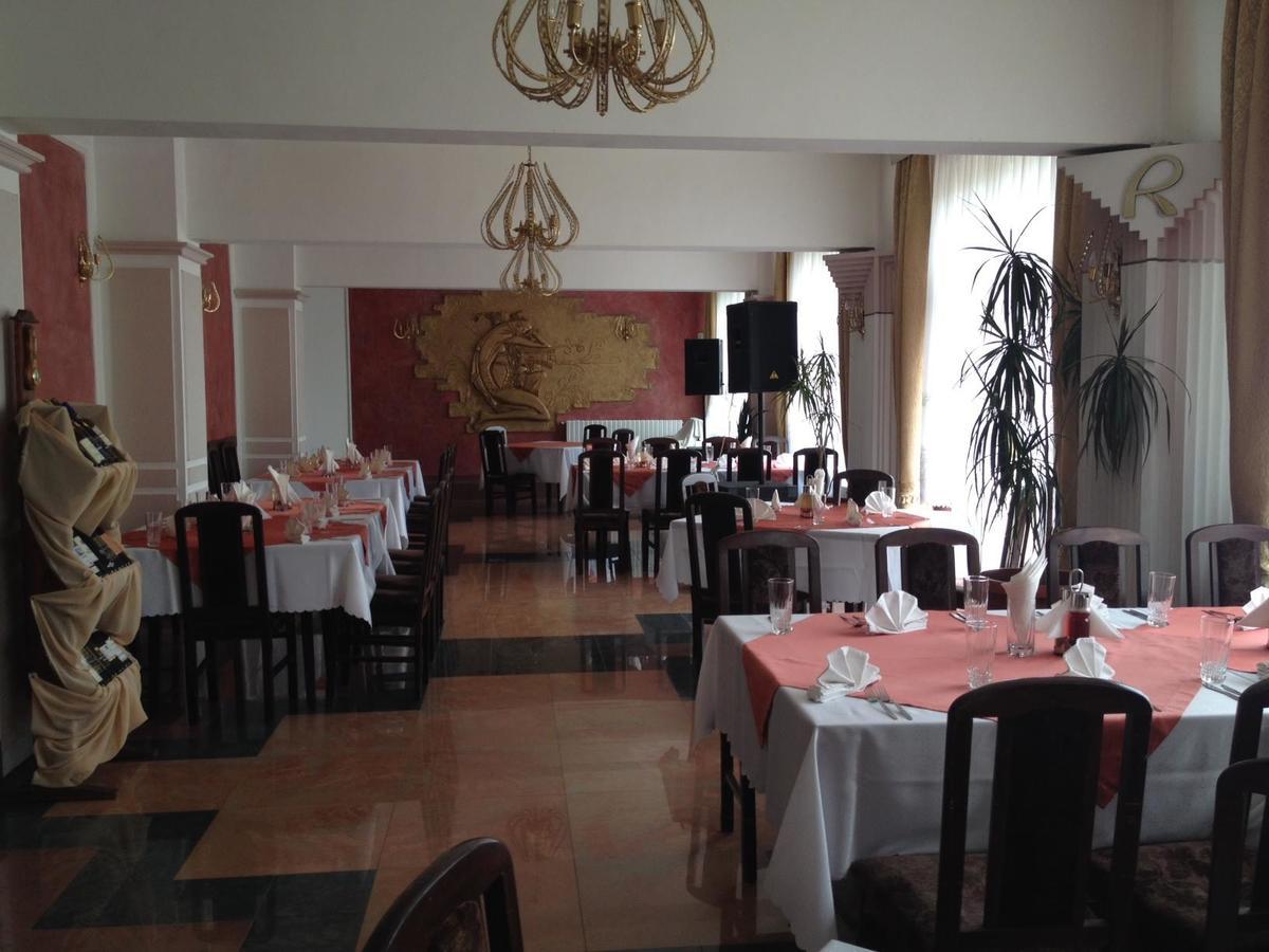 Paradise Hotel Madzharovo 외부 사진