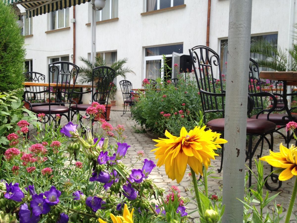 Paradise Hotel Madzharovo 외부 사진